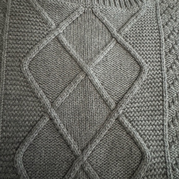 Crown & Ivy Petite Small crew neck gray sweater dark grey white &blue shirt hang - Picture 4 of 4